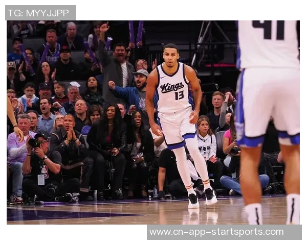 新秀季三分球纪录即将被打破基根穆雷领跑克尼佩尔紧随其后